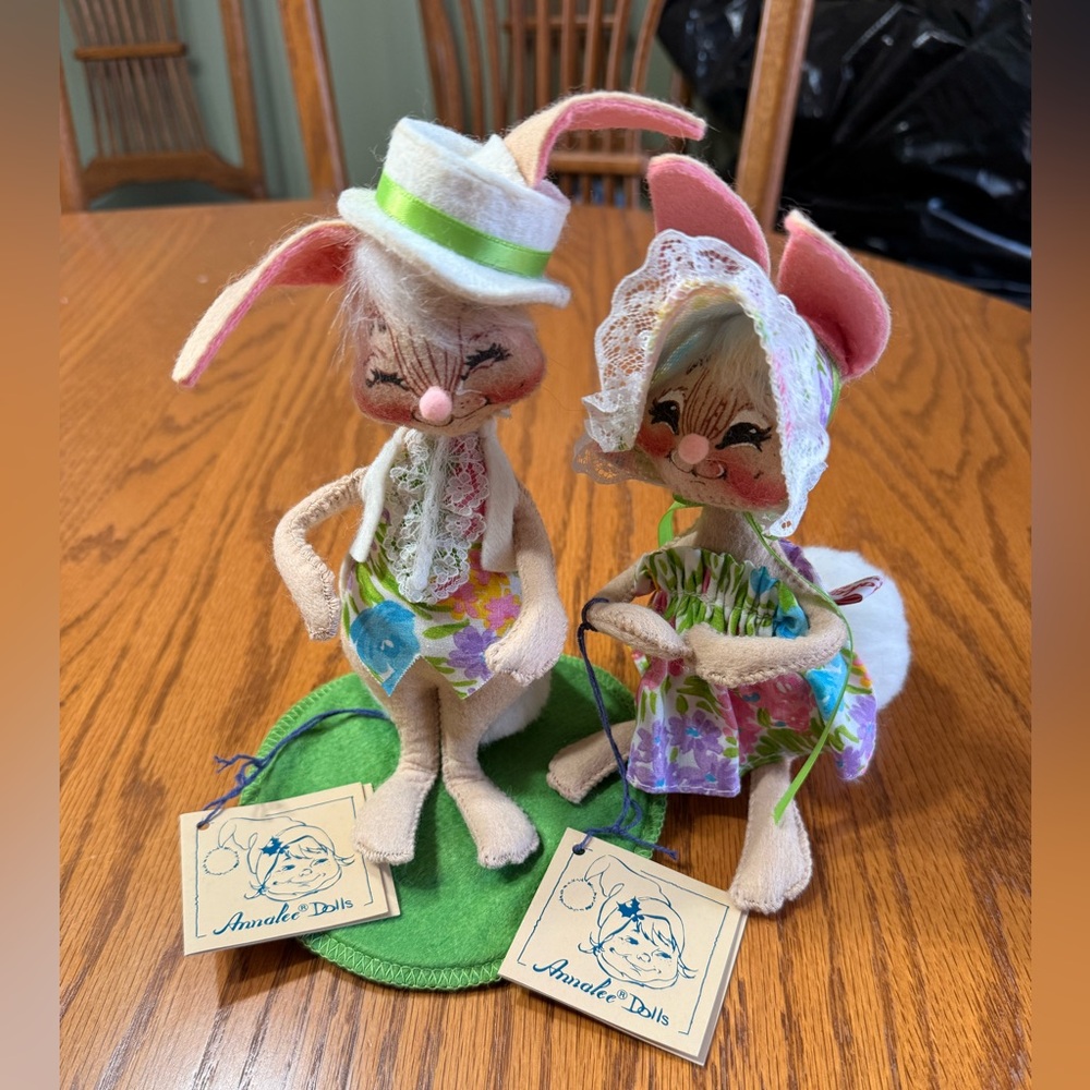 New. Annalee Dolls Bunny Pair with Floral Outfits 1991